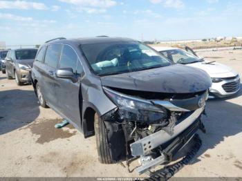  Salvage Toyota Sienna