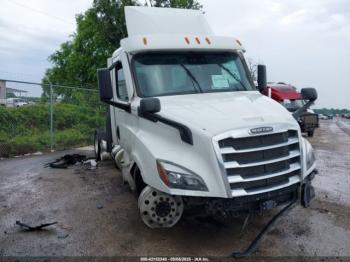  Salvage Freightliner New Cascadia 116