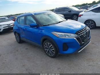  Salvage Nissan Kicks