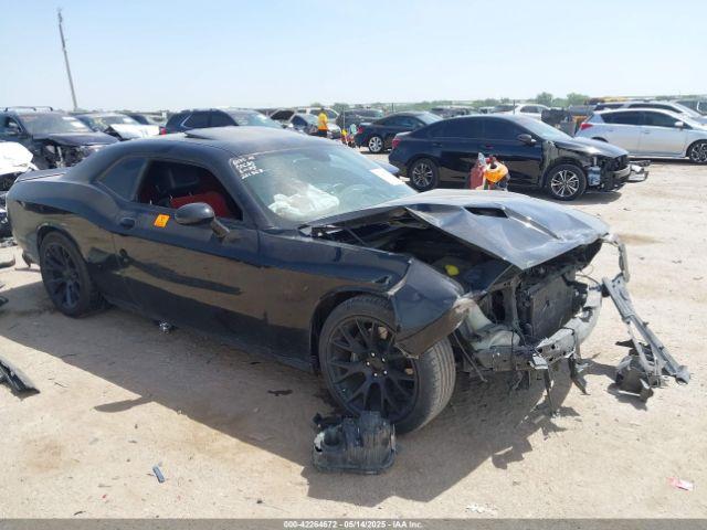  Salvage Dodge Challenger