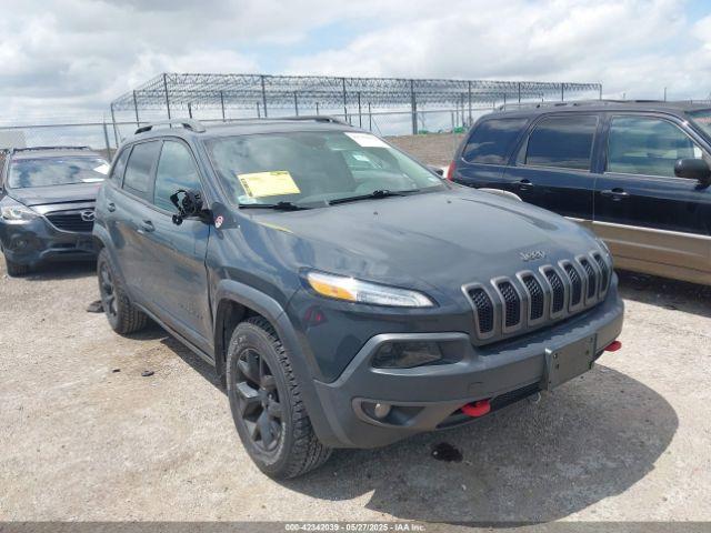  Salvage Jeep Cherokee
