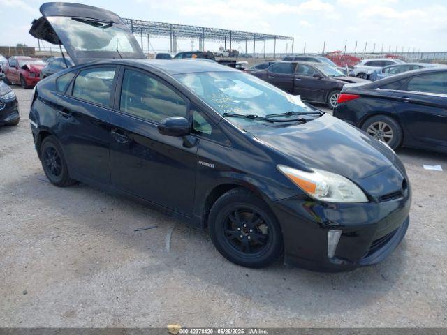  Salvage Toyota Prius