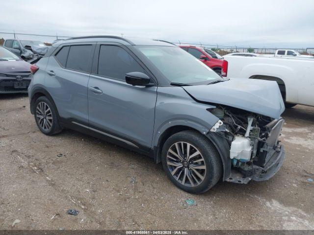  Salvage Nissan Kicks