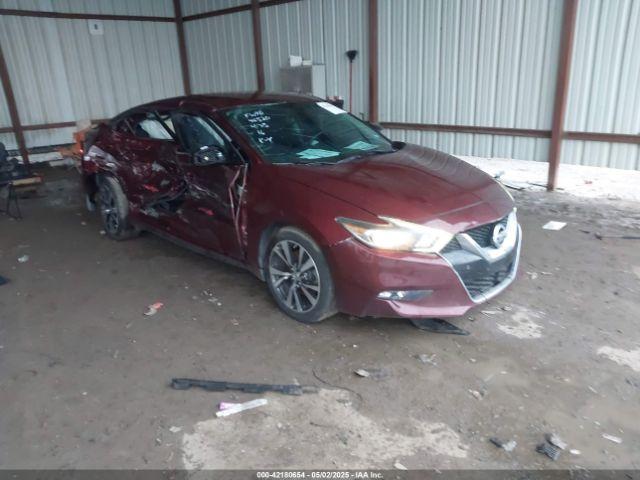  Salvage Nissan Maxima