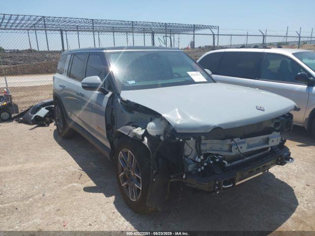  Salvage Rivian R1s
