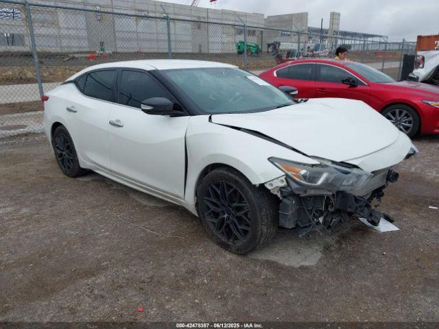  Salvage Nissan Maxima
