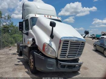  Salvage Freightliner Cascadia 125
