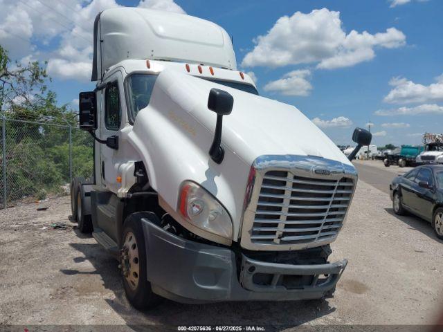  Salvage Freightliner Cascadia 125