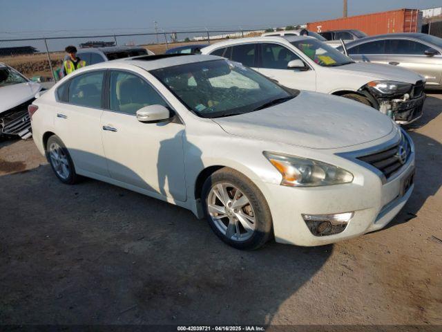  Salvage Nissan Altima