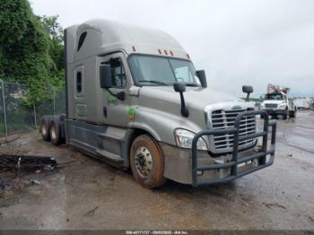  Salvage Freightliner Cascadia 125