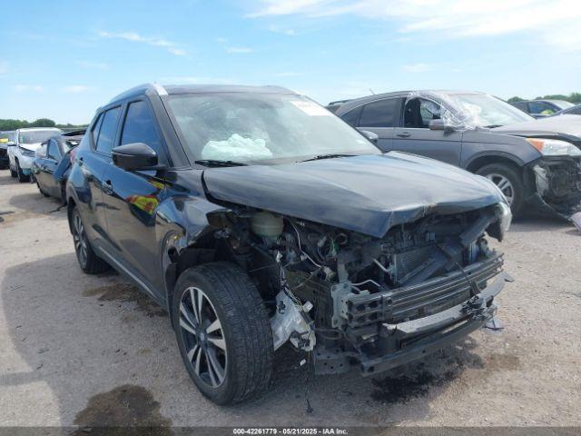  Salvage Nissan Kicks