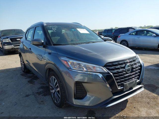  Salvage Nissan Kicks