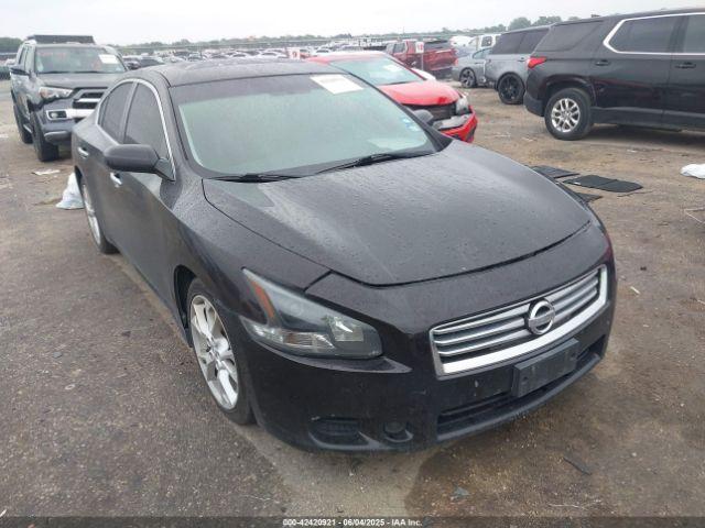  Salvage Nissan Maxima