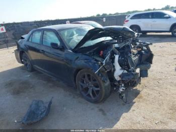  Salvage Chrysler 300