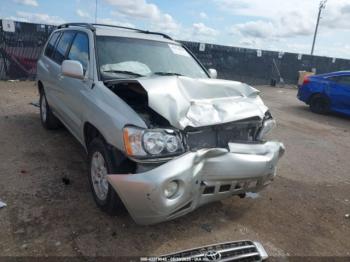  Salvage Toyota Highlander