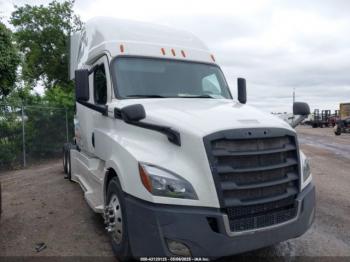  Salvage Freightliner New Cascadia 126