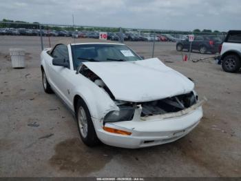  Salvage Ford Mustang