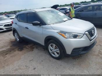  Salvage Nissan Kicks