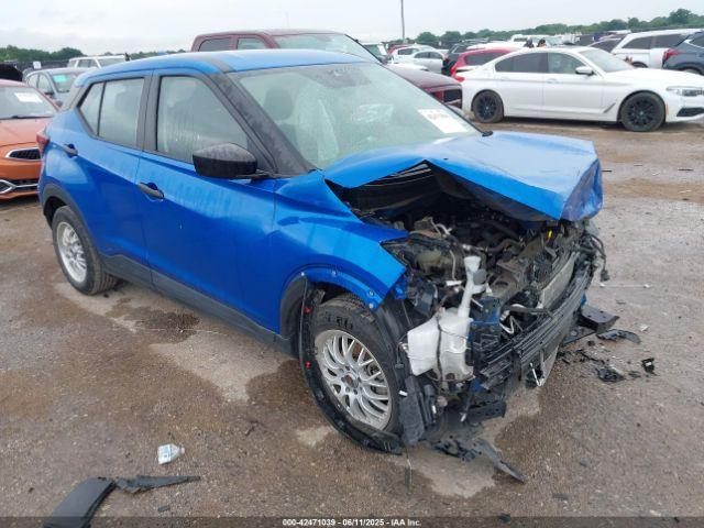  Salvage Nissan Kicks