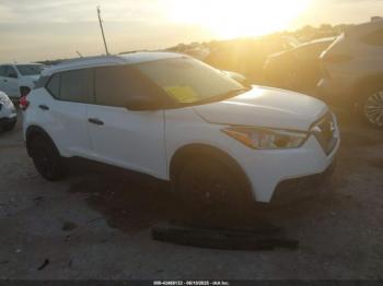  Salvage Nissan Kicks