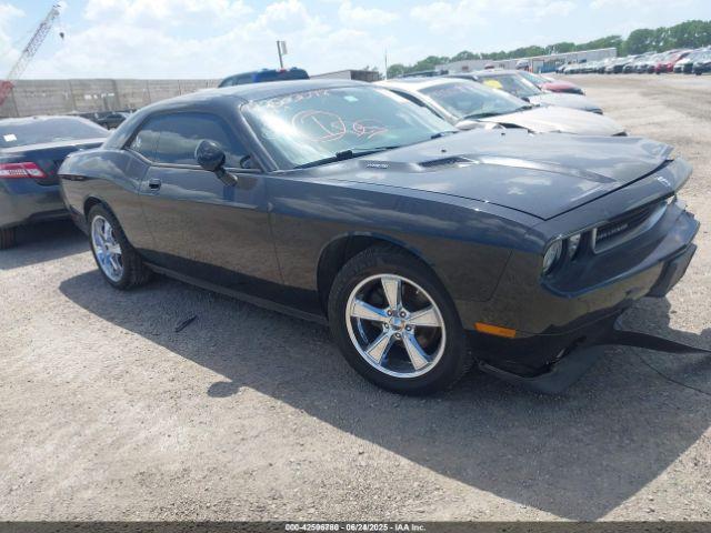  Salvage Dodge Challenger