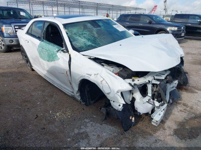  Salvage Chrysler 300