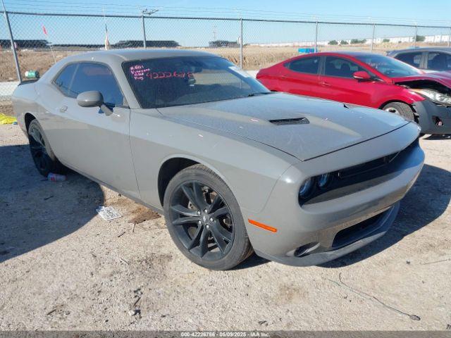  Salvage Dodge Challenger