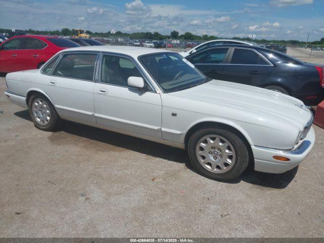  Salvage Jaguar XJ