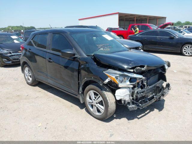  Salvage Nissan Kicks