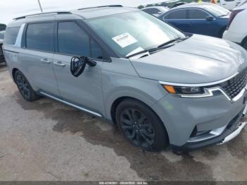  Salvage Kia Carnival