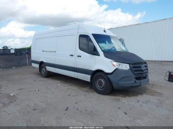  Salvage Mercedes-Benz Sprinter 2500