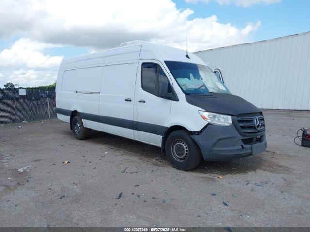 Salvage Mercedes-Benz Sprinter 2500