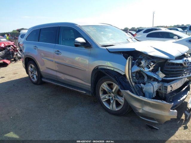  Salvage Toyota Highlander