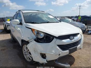  Salvage Hyundai TUCSON