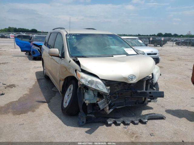  Salvage Toyota Sienna