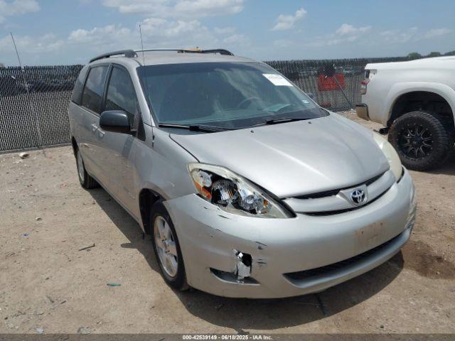  Salvage Toyota Sienna