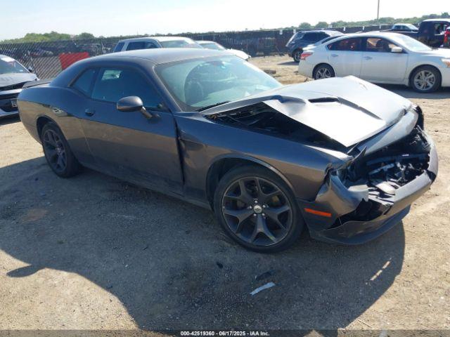  Salvage Dodge Challenger