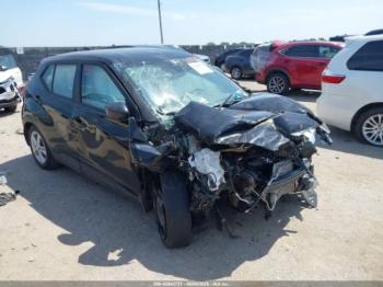  Salvage Nissan Kicks