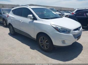  Salvage Hyundai TUCSON