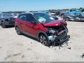  Salvage Nissan Kicks