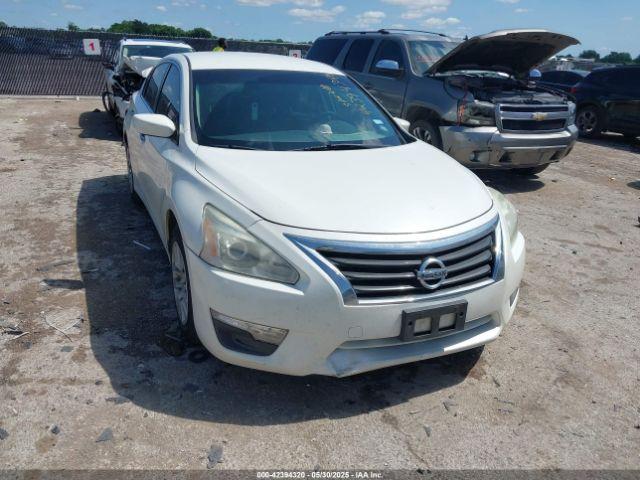  Salvage Nissan Altima