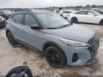  Salvage Nissan Kicks