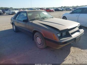  Salvage Ford Mustang