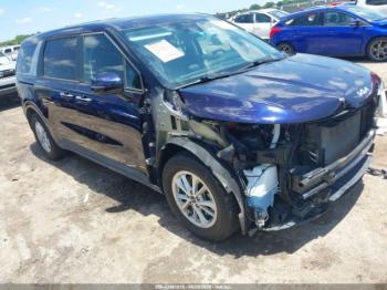  Salvage Kia Carnival