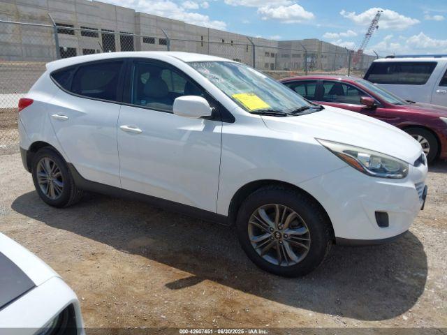  Salvage Hyundai TUCSON