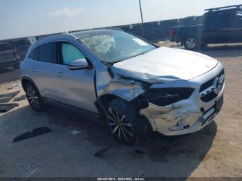  Salvage Mercedes-Benz GLA