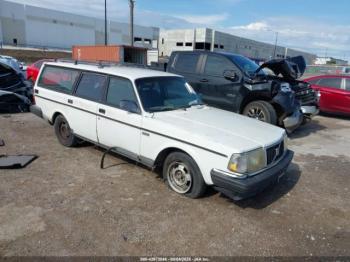  Salvage Volvo 240