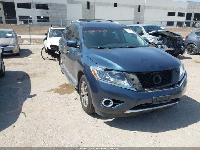  Salvage Nissan Pathfinder