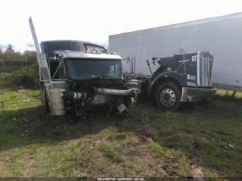  Salvage Kenworth W900