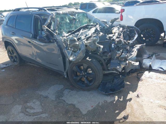  Salvage Jeep Cherokee